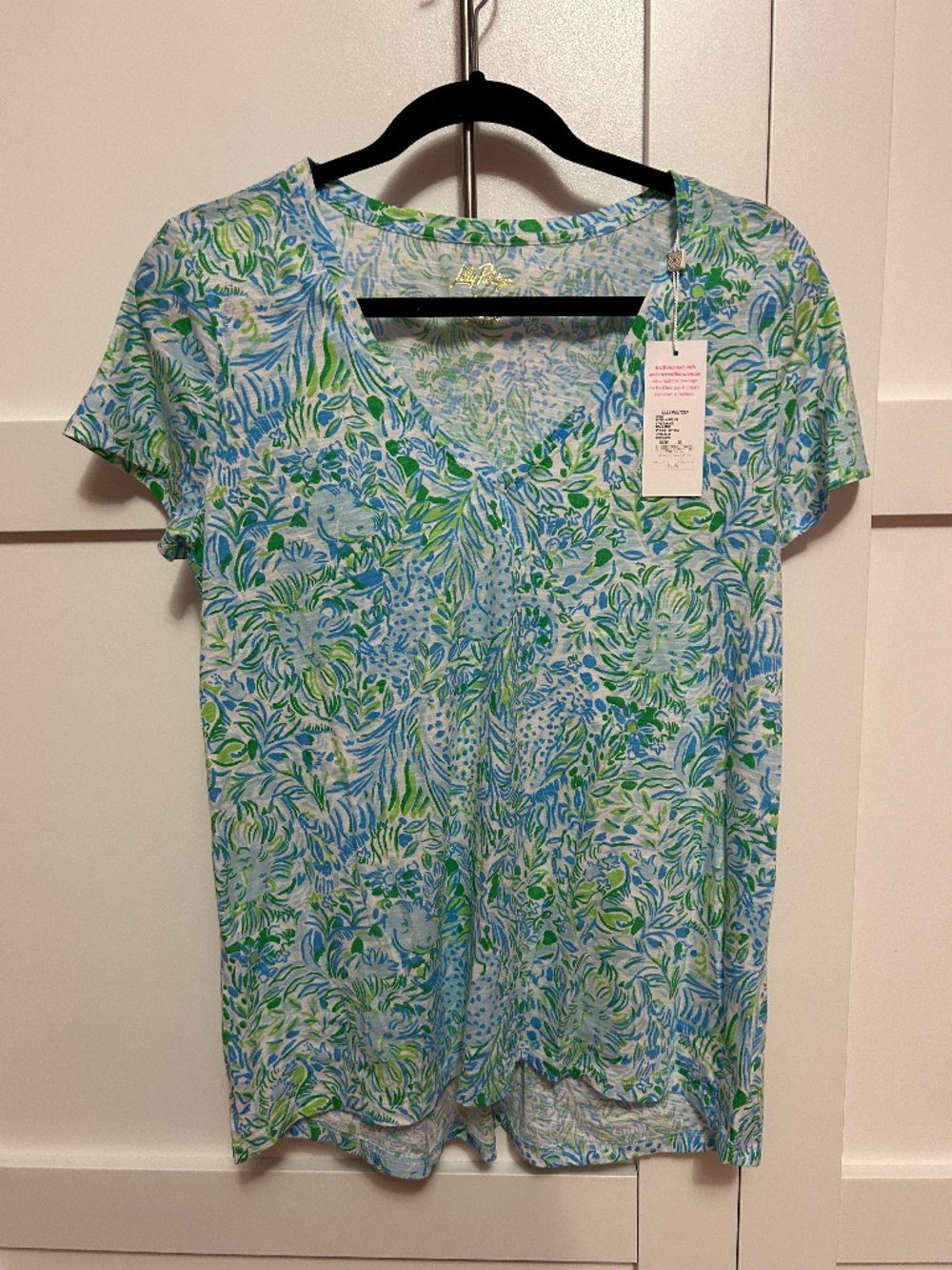 NWT Lilly Pulitzer Etta V Neck M Hydra Blue Dandy Lions Medium